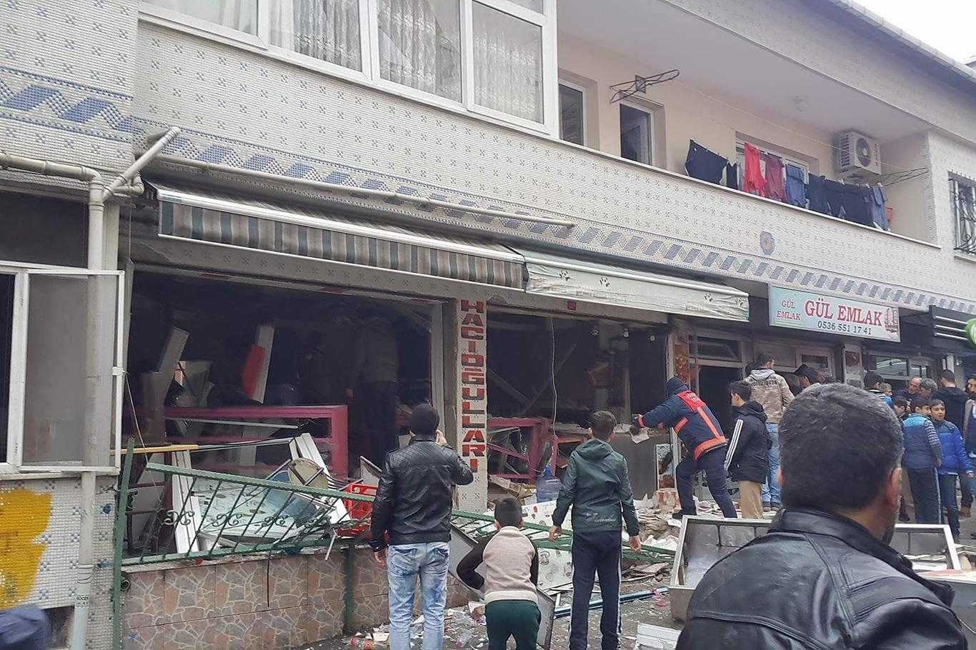 İstanbul'da patlama: Biri ağır 7 yaralı İstanbul'da patlama: Biri ağır 7 yaralı